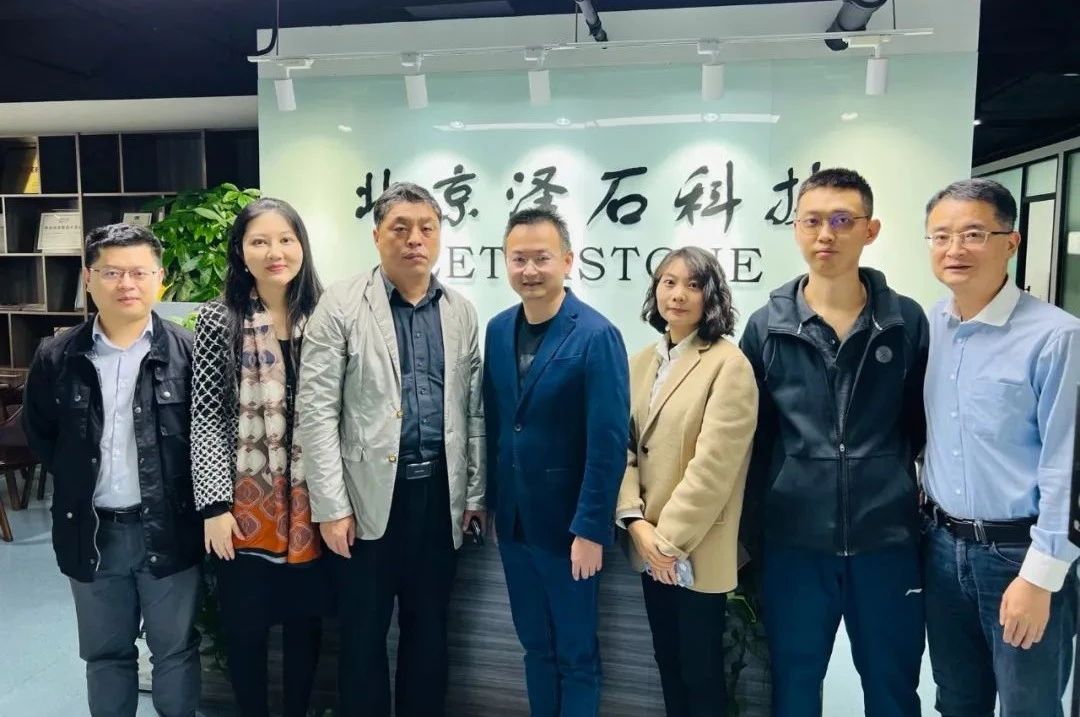 国产真人做爰视频免费